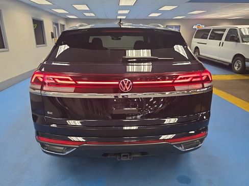 Used 2025 Volkswagen Atlas Cross Sport SE FWD image 7