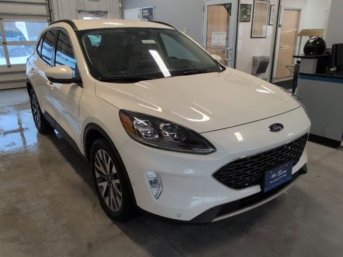 Used 2020 Ford Escape Titanium image 7