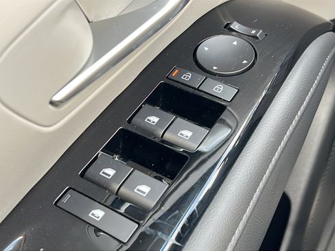 Certified 2025 Hyundai Tucson Limited FWD image 20