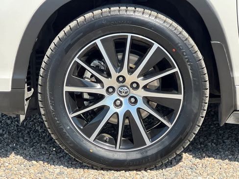 Used 2018 Toyota Highlander SE FWD image 37