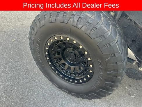 Used 2017 Jeep Wrangler Unlimited Rubicon AWD/4WD image 8