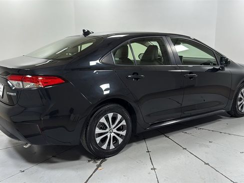 Used 2022 Toyota Corolla LE image 5