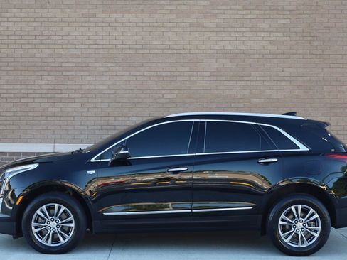 Used 2021 Cadillac XT5 Premium Luxury FWD image 2