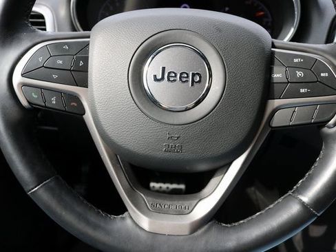 Used 2022 Jeep Grand Cherokee Laredo X RWD image 21