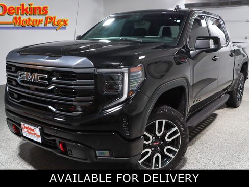 Used 2024 GMC Sierra 1500 AT4 w/ Technology Package AWD/4WD image 1