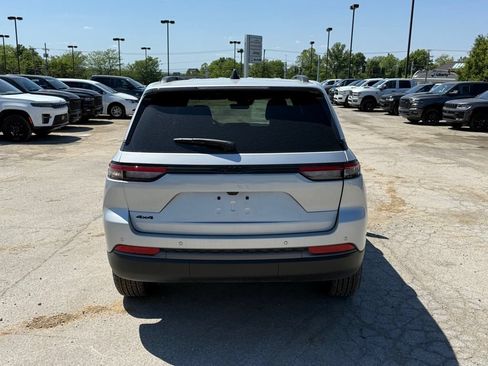 New 2026 Jeep Grand Cherokee Altitude AWD/4WD image 7