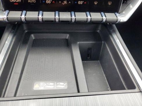 New 2026 GMC Acadia Elevation w/ Elevation Premium Package FWD image 27