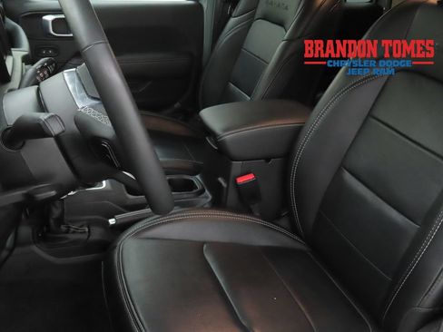 Used 2023 Jeep Wrangler Unlimited Sahara w/ Cold Weather Group AWD/4WD image 10