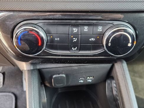 Used 2025 Chevrolet TrailBlazer LT AWD/4WD image 18
