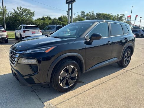 Used 2024 Nissan Rogue SV FWD image 7