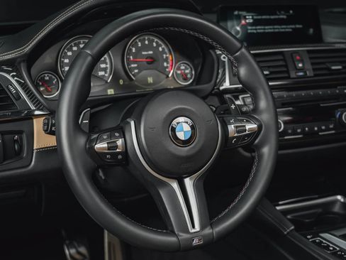 Used 2015 BMW M4 Coupe w/ Executive Package RWD image 36