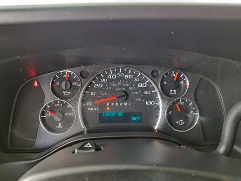 Used 2017 Chevrolet Express 2500 RWD image 9