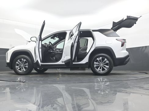 Used 2025 Chevrolet Equinox LT FWD image 43