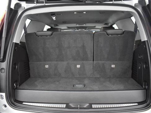 Used 2016 Cadillac Escalade Luxury image 28