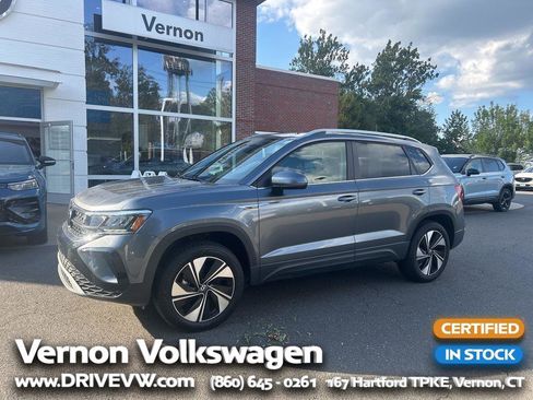 Certified 2024 Volkswagen Taos SE w/ Panoramic Sunroof Package image 1