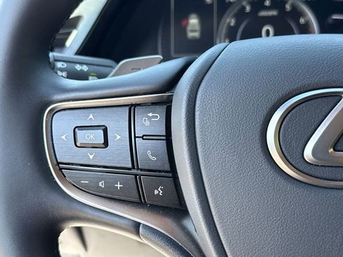 Used 2025 Lexus ES 350 w/ Premium Package image 26