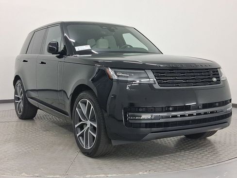 Used 2025 Land Rover Range Rover SE image 7