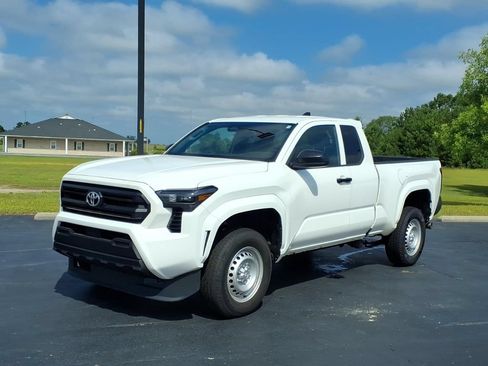 Used 2025 Toyota Tacoma SR RWD image 7