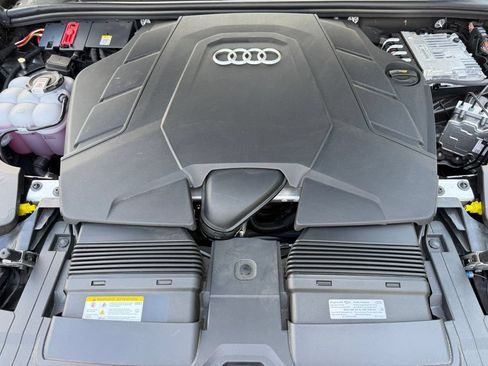 Used 2025 Audi Q8 Premium w/ Convenience Package AWD/4WD image 29