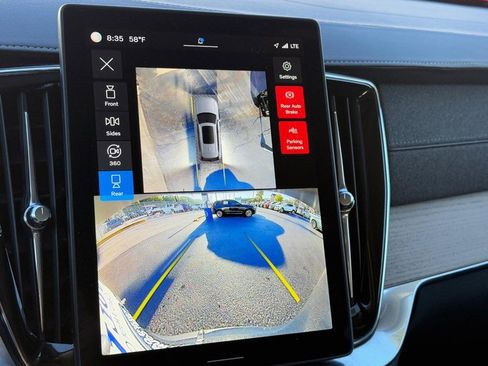 Certified 2025 Volvo XC90 B6 Plus image 22