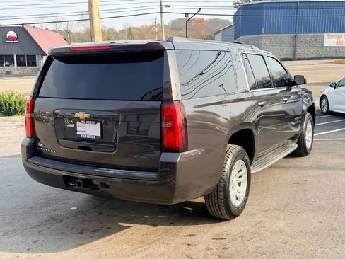 Used 2015 Chevrolet Suburban LT RWD image 6