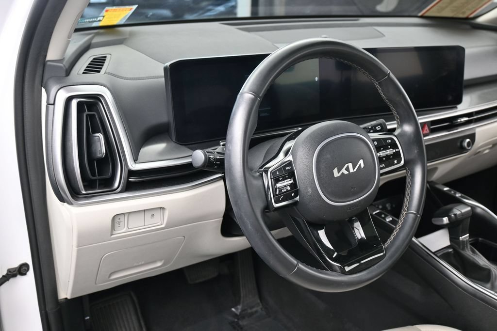 Used 2024 Kia Sorento S w/ Panoramic Sunroof Package FWD image 15