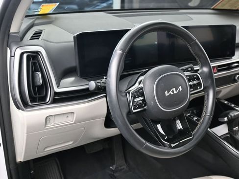 Used 2024 Kia Sorento S w/ Panoramic Sunroof Package FWD image 15
