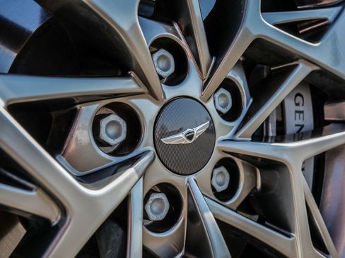 Used 2024 Genesis GV70 2.5T w/ Advanced Package image 11