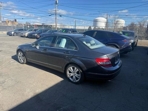 Used 2011 Mercedes-Benz C 300 Luxury image 6