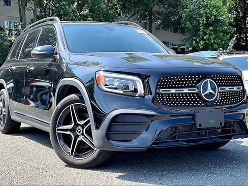 Used 2023 Mercedes-Benz GLB 250 4MATIC w/ AMG Line image 1