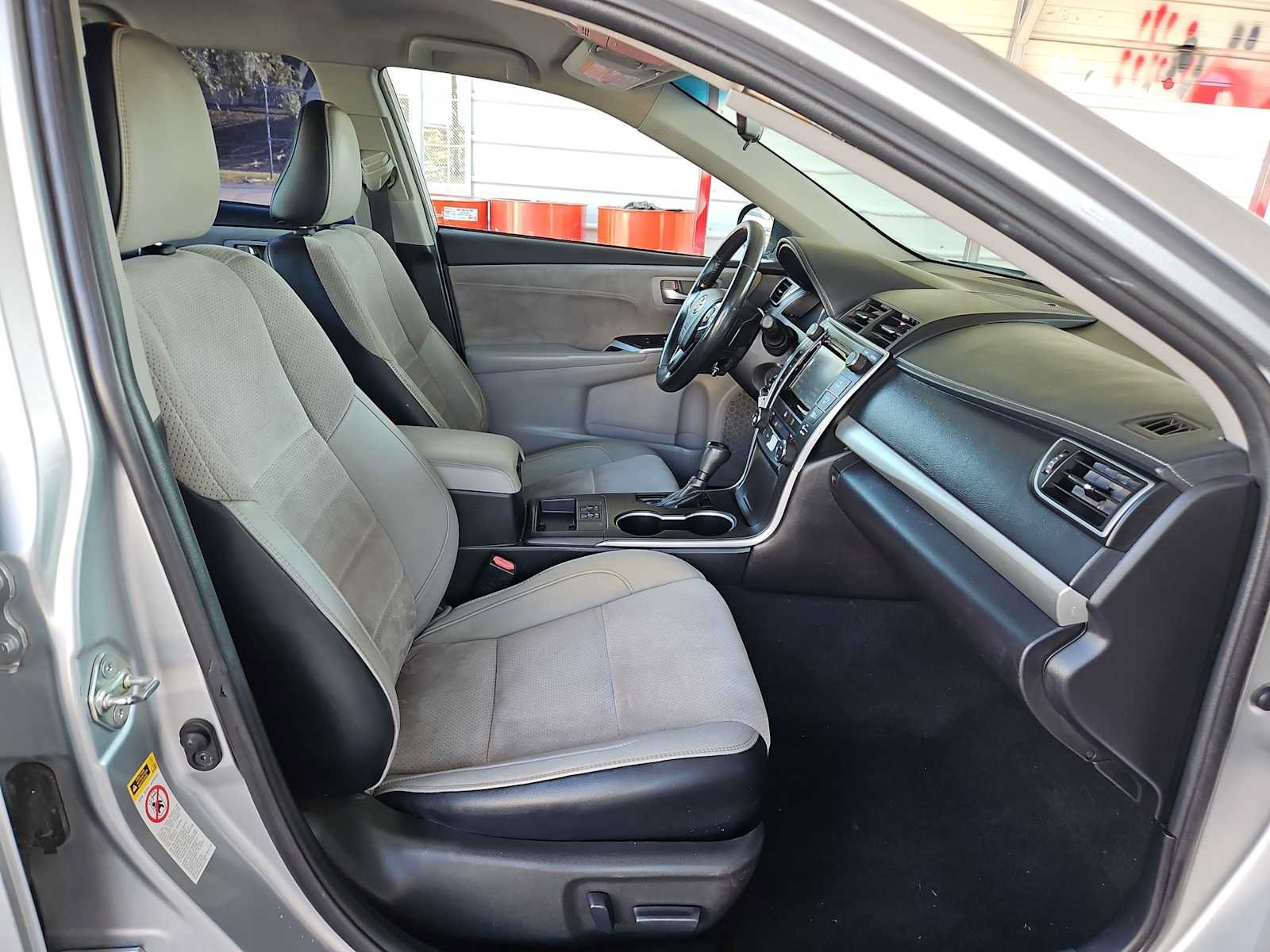 Used 2015 Toyota Camry XSE FWD image 14