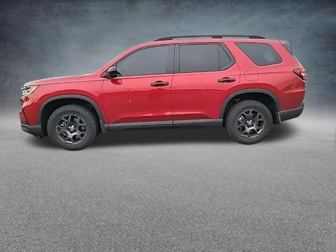 Used 2024 Honda Pilot TrailSport image 4