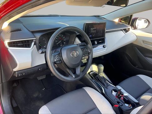 Used 2025 Toyota Corolla LE FWD image 16