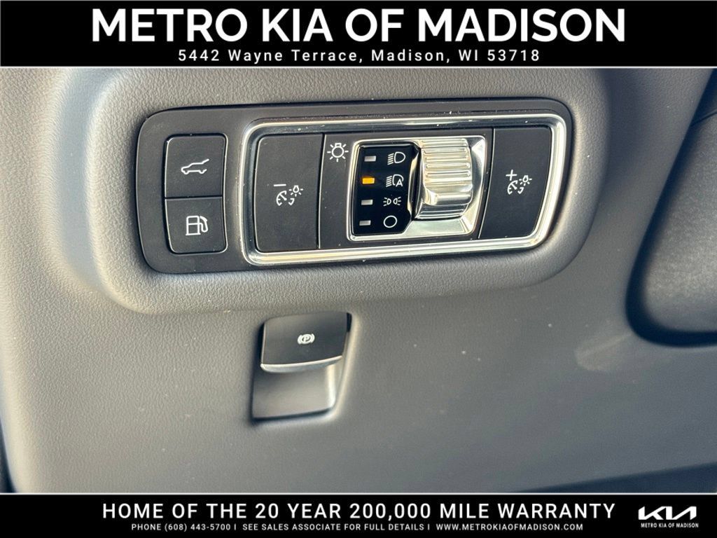 Used 2024 Lincoln Nautilus Premier w/ Equipment Group 102A AWD/4WD image 17