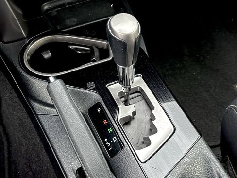 Used 2016 Toyota RAV4 Limited image 21