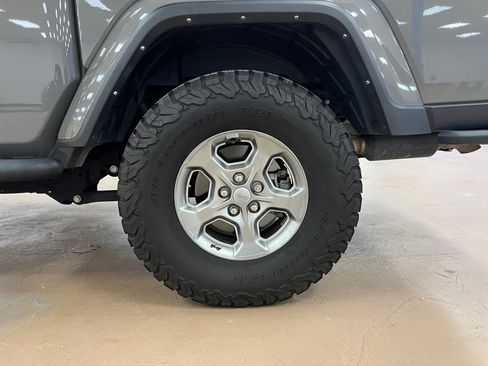 Used 2021 Jeep Gladiator Sport image 26