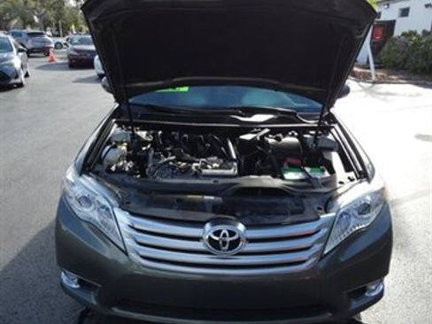 Used 2011 Toyota Avalon Limited image 6
