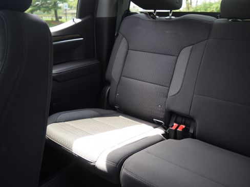 Used 2022 Chevrolet Silverado 1500 LT AWD/4WD image 23