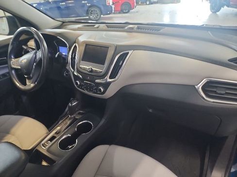 Used 2020 Chevrolet Equinox LT w/ Driver Convenience Package AWD/4WD image 21