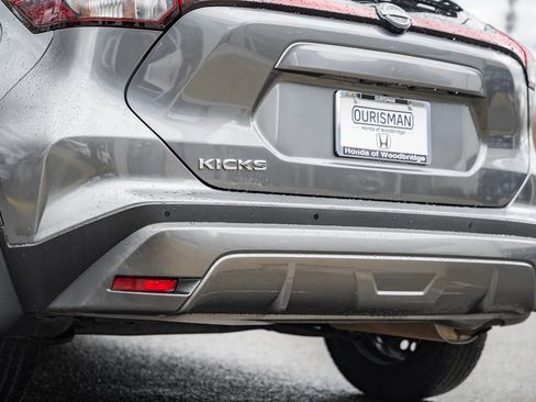 Used 2022 Nissan Kicks S image 7