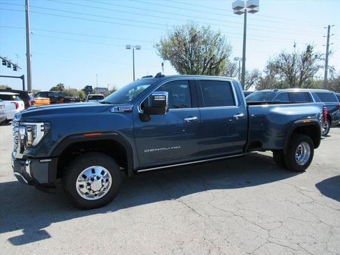 New 2026 GMC Sierra 3500 Denali w/ Denali Reserve Package image 4