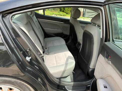 Used 2017 Hyundai Elantra SE w/ Cargo Package FWD image 16