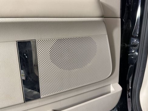 Used 2016 Lincoln Navigator Select RWD image 23