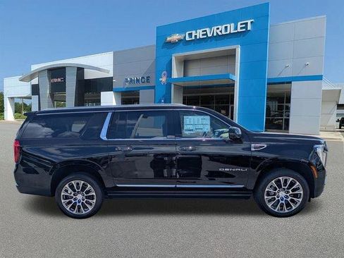 New 2026 GMC Yukon XL Denali w/ Sun & Power Step Package RWD image 3