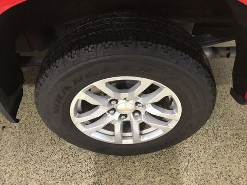 Used 2022 Chevrolet Silverado 1500 LT w/ Z71 Off-Road Package image 16