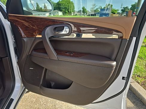 Used 2017 Buick Enclave Premium w/ Experience Buick Package FWD image 41