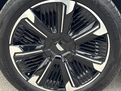 Used 2025 Cadillac Escalade IQ Sport 2 image 15