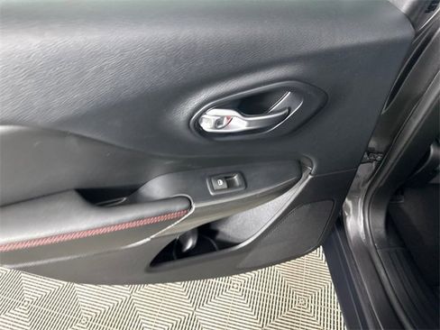 Used 2015 Jeep Cherokee Trailhawk w/ Comfort/Convenience Group image 16