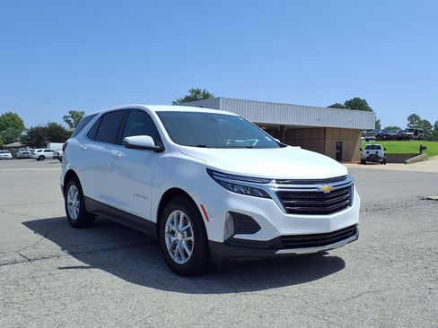 Used 2024 Chevrolet Equinox LT w/ LPO, Floor Liner Package FWD image 19