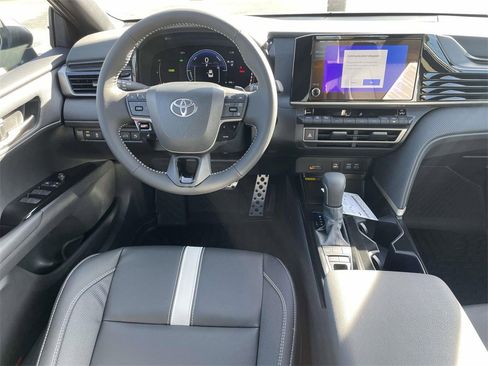 New 2026 Toyota Camry SE image 10